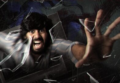 நள்ளிரவில் ஆட்டம் போடும் விஜய்  – த்ரிஷா; பேய் முழி முழிக்கும் ஹீரோ.. : ‘டார்க்’ விமர்சனம்!
