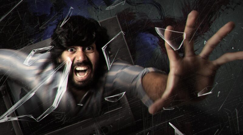 நள்ளிரவில் ஆட்டம் போடும் விஜய்  – த்ரிஷா; பேய் முழி முழிக்கும் ஹீரோ.. : ‘டார்க்’ விமர்சனம்!