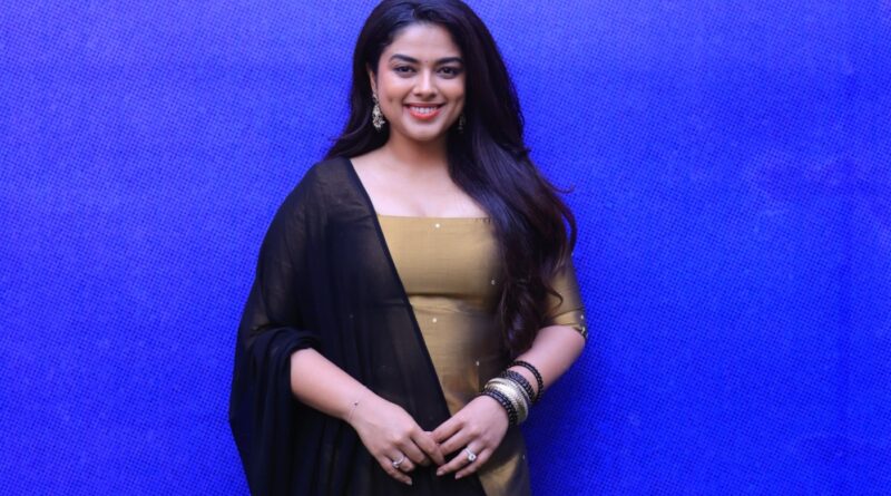 “ரஜினி சாருடன் மோதுவது பெருமையே..”  : ‘டிரோன்ஸ்’ பட நிகழ்வில் சித்தி இத்னானி OPEN TALK!